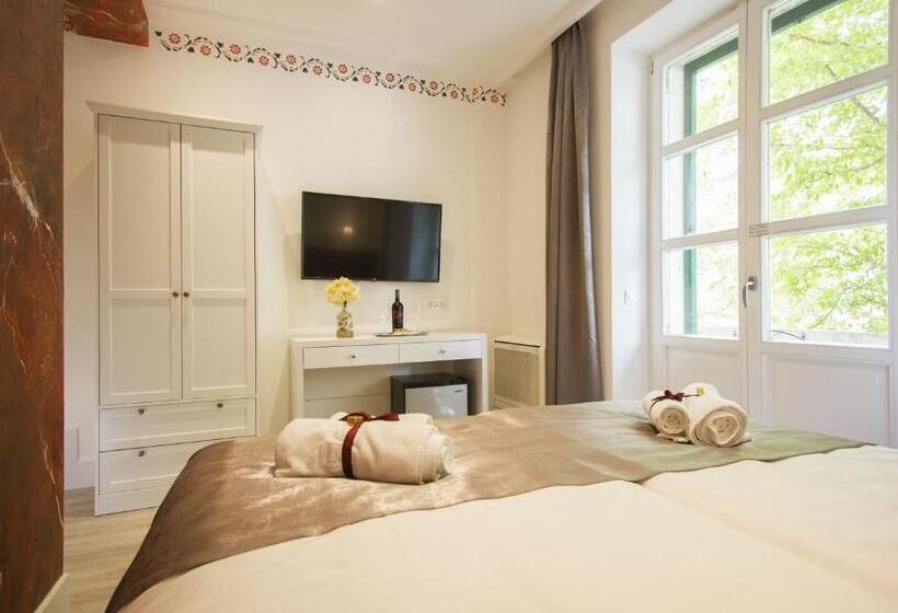 발코니 수피리어 룸, Well Of Life Luxury Rooms