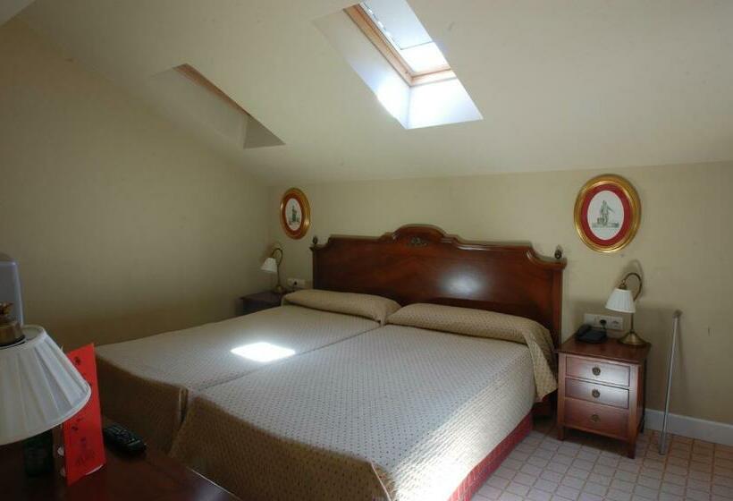 펜트하우스 룸, Arcea Gran Hotel Pelayo