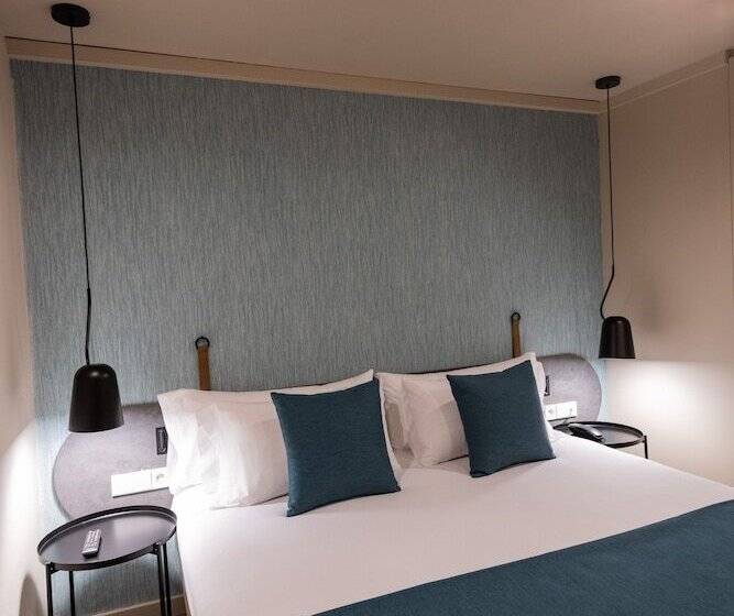 Четырехместный Номер Стандарт, Atenea Rekord Suites