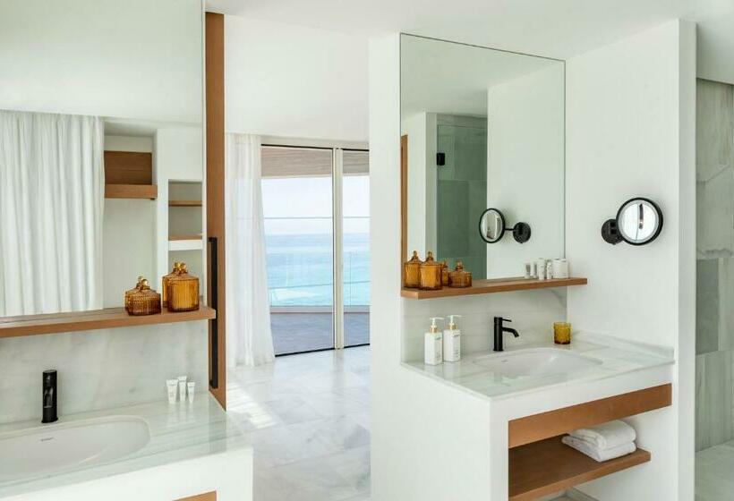 Номер Стандарт Боковой Вид на Море, Villa Le Blanc Gran Meliá Hotel