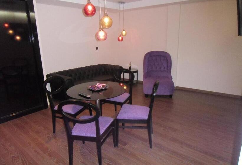 Четырехместный Номер Стандарт, Area De Servicio Villamartín