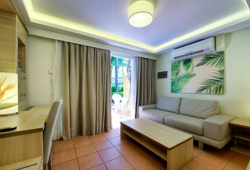 سوییت با چشم‌انداز استخر, Bull Costa Canaria & Spa - Adults Only