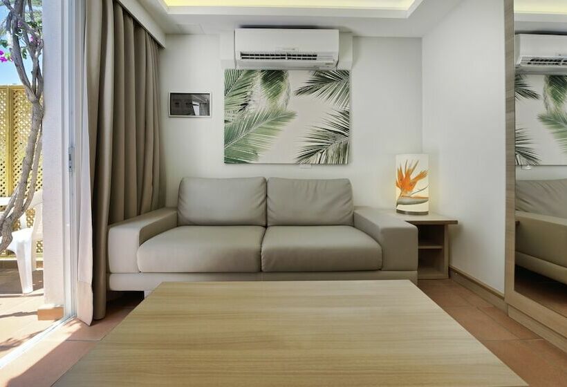 Suite Vista Piscina, Bull Costa Canaria & Spa - Adults Only