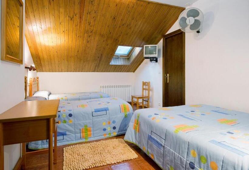 スタンダード４人部屋, Castillo D Acher