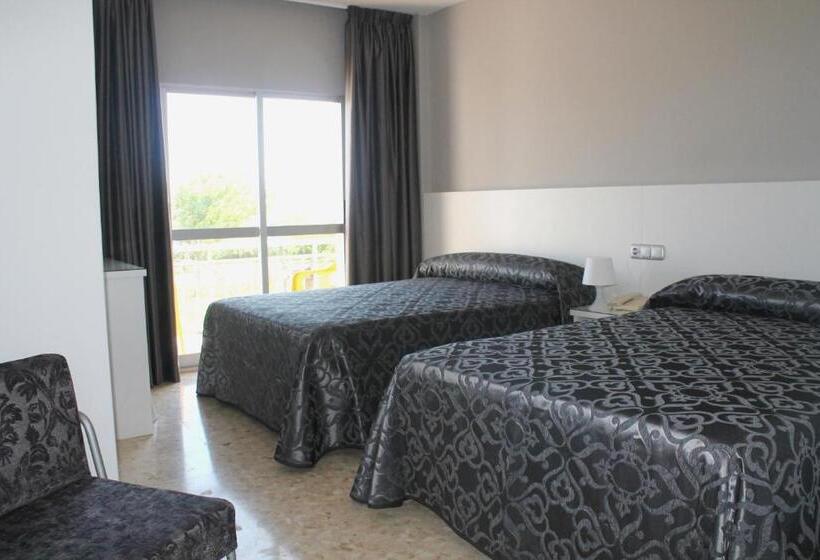 Standard Triple Room with Terrace, Marola