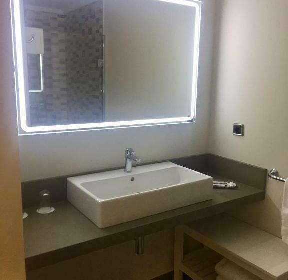 ファミリールーム, Sercotel Tres Luces