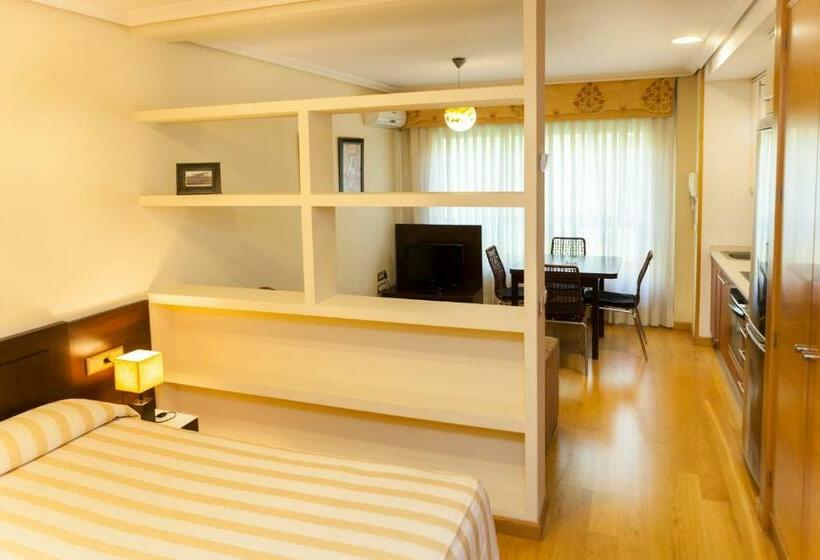 スタンダードスタジオ, Sercotel Tres Luces