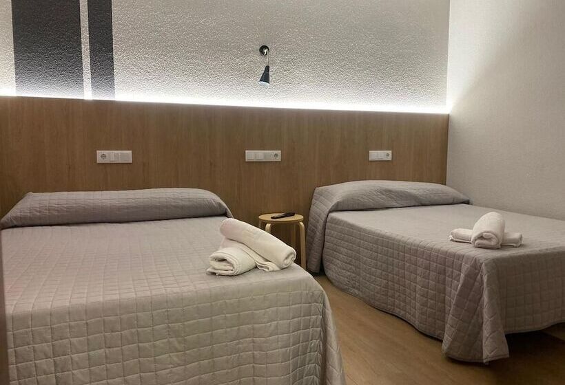 اتاق استاندارد, Hostal Uría