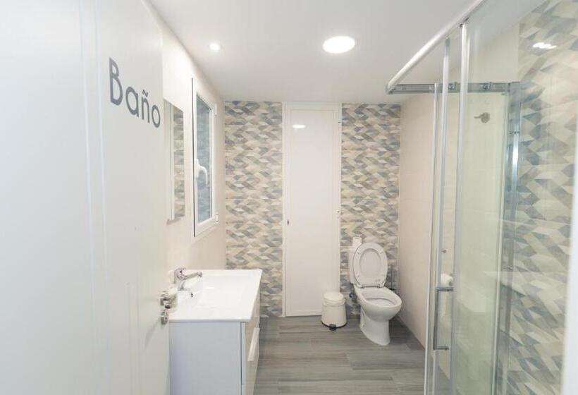 اتاق استاندارد با سرویس بهداشتی مشترک, Hostal Viena