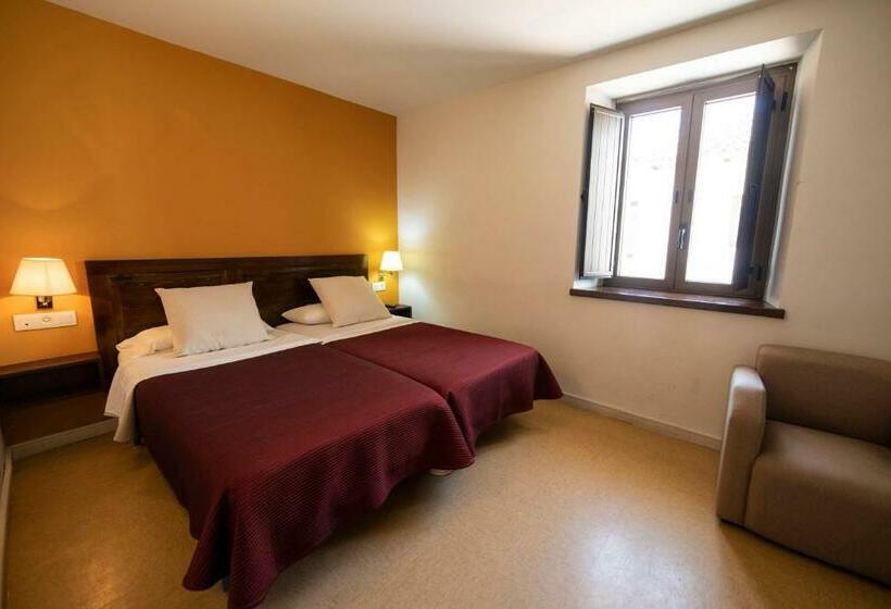 Номер Стандартный с Видом, Santuari De La Salut De Sant Feliu De Pallerols