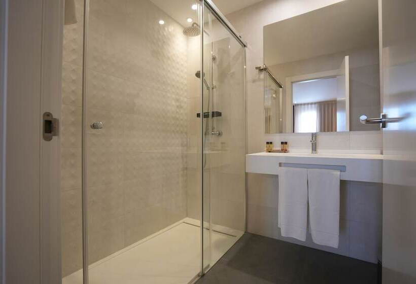 غرفة عائلية, Windsor Tossa   Adults Only 16