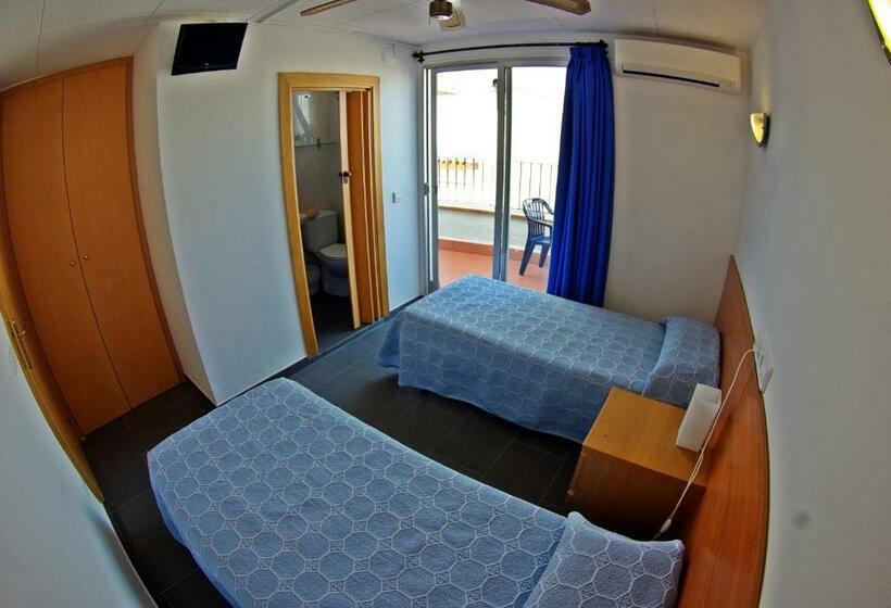 Standard Værelse m. Balkon, Hostal L'alba