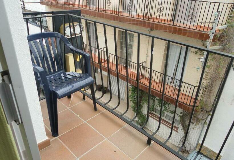 Standard Værelse m. Balkon, Hostal L'alba
