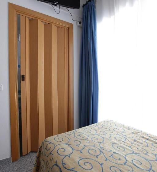 Standard Værelse m. Balkon, Hostal L'alba