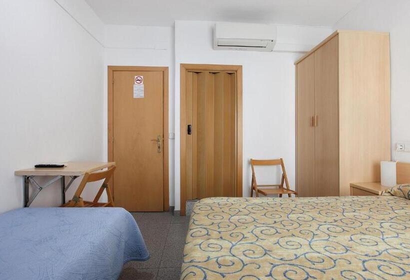 Standard 3 Pers. Værelse m. Balkon, Hostal L'alba