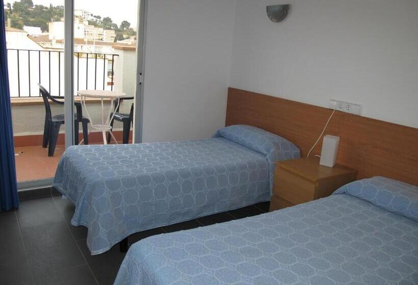 标准间带阳台, Hostal L'alba