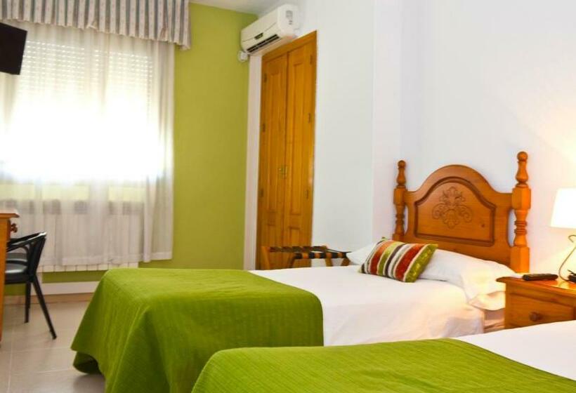 Номер Стандарт, Hostal Restaurante El Mirador