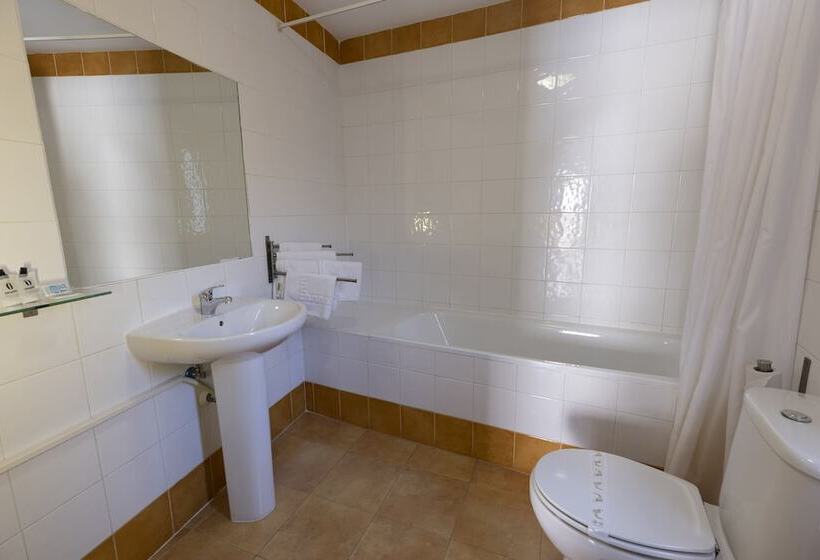 غرفة سوبيريور, Hostal Restaurante Puerta Del Alcazar