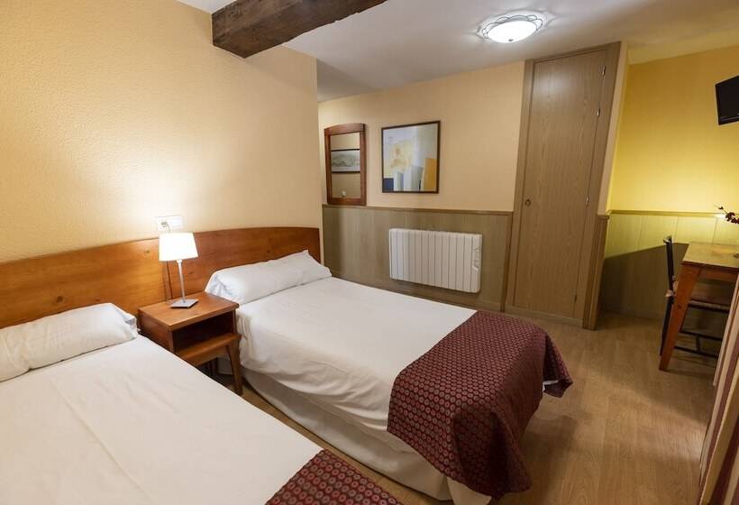 اتاق استاندارد, Hostal Restaurante Puerta Del Alcazar