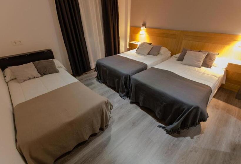 חדר סטנדרט לשלושה, Hostal Libertad