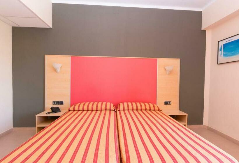 Номер Стандарт, The Red Hotel   Adults Only