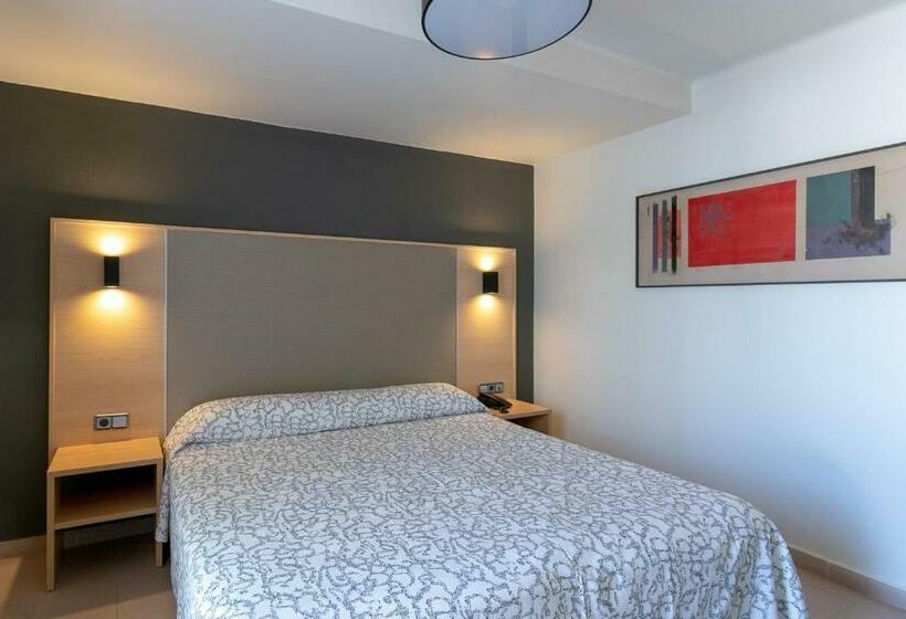 Номер Стандарт, The Red Hotel   Adults Only