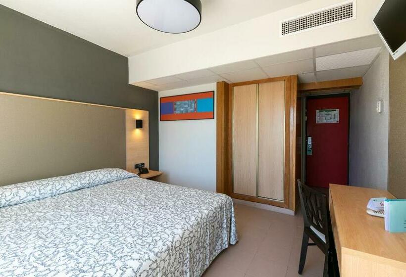 Номер Стандарт, The Red Hotel   Adults Only