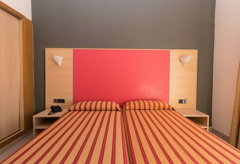 Номер Стандарт, The Red Hotel   Adults Only