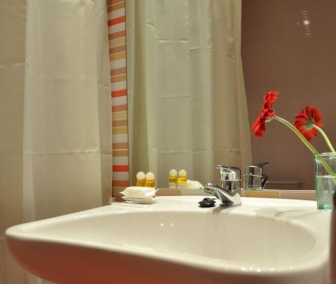 اتاق استاندارد, Hostal Ballesta