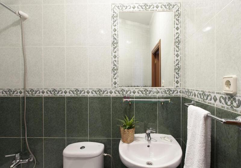 Habitación Triple Estándar, Hostal Maria Luisa