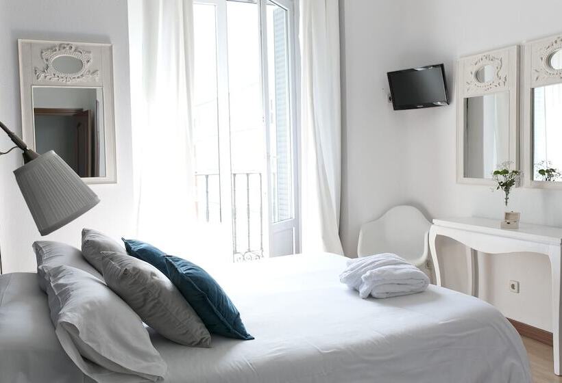 Habitación Superior, Vázquez De Mella Gran Vía