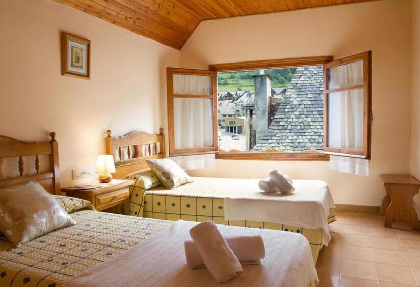 스탠다드 룸, Hostal Aiguamog