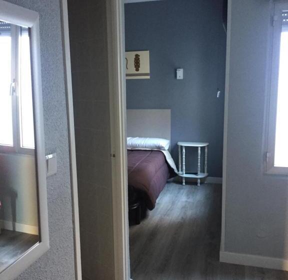 اتاق لوکس, Hostal Rosales