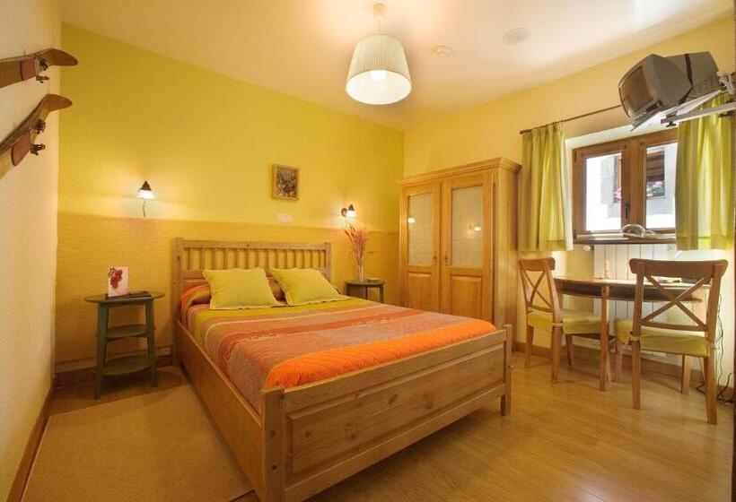 Habitación Estándar, Rural Besaro   Selva De Irati