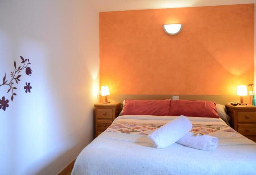 スタンダードルーム, Hostal La Cuineta De Cal Triuet
