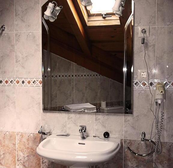 Номер Стандарт, Hostal Casa Lacreu