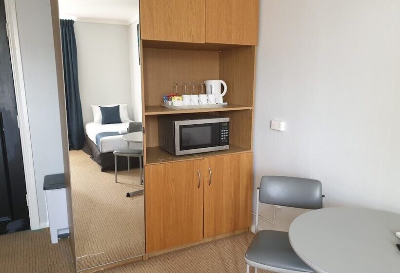 Семейный Номер, Adelaide Pulteney Motel