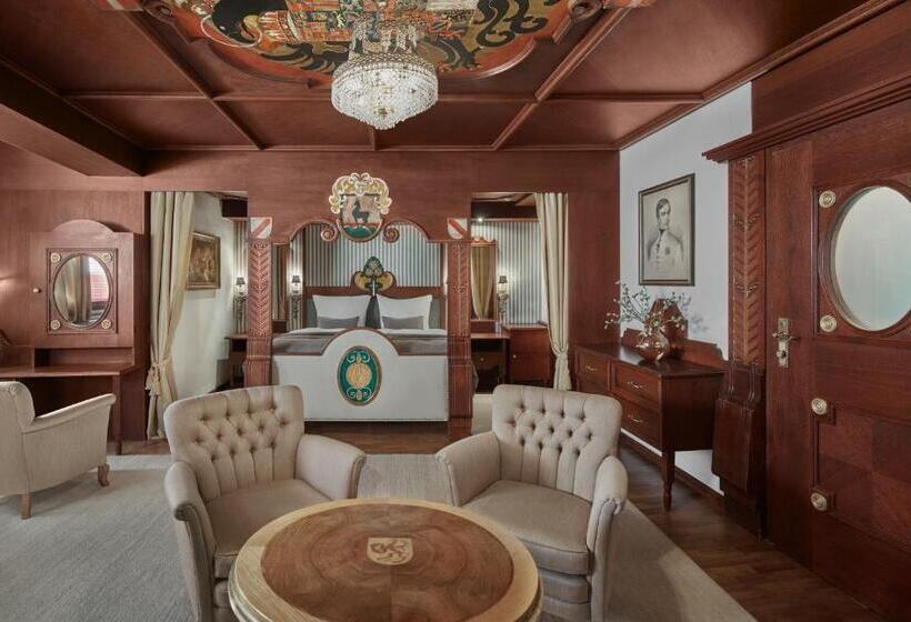 اتاق سوپریور, Goldener Greif