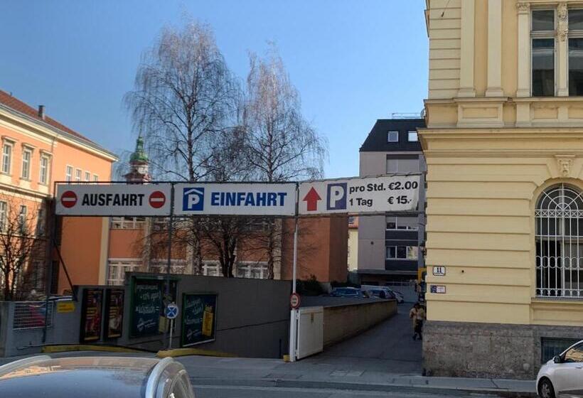 Номер Стандарт, Neue Post I Self Check In