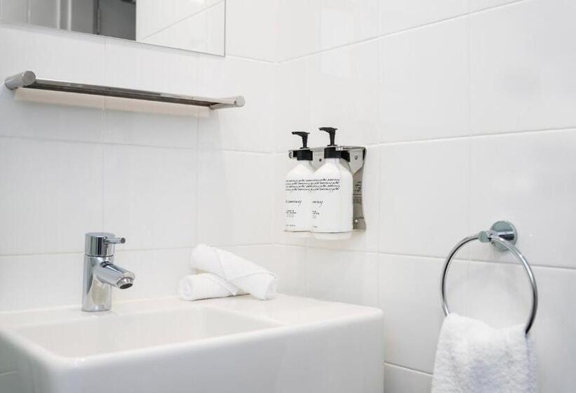 带大床的标准间, Travelodge Hotel Hobart