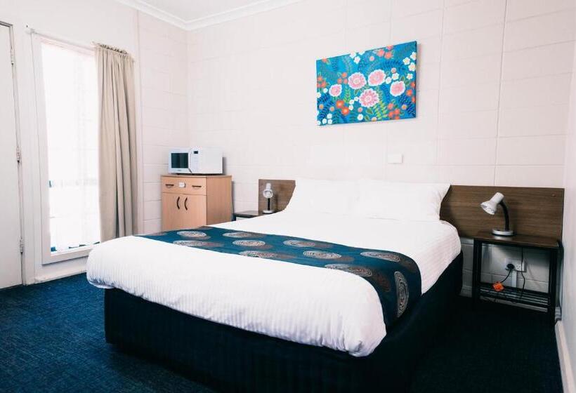 Семейный Номер, Motel Poinsettia
