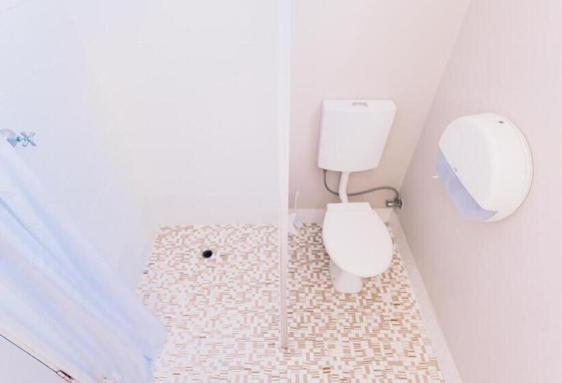 Семейный Полулюкс, Motel Poinsettia