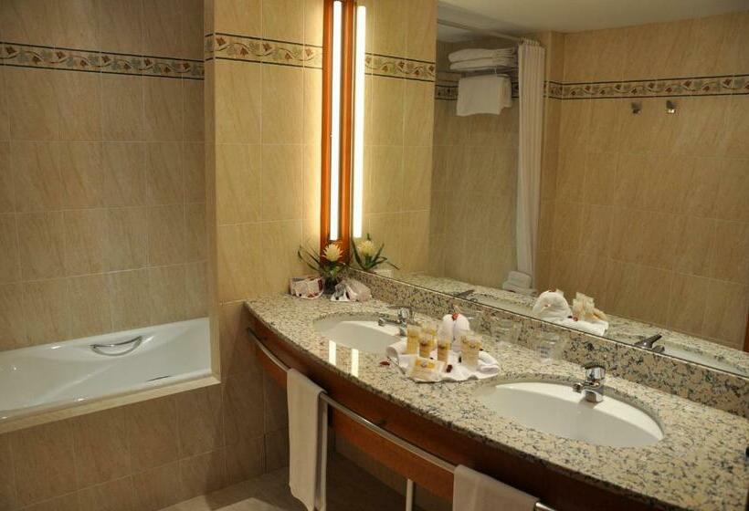 四人标准间, Mercure Andorra