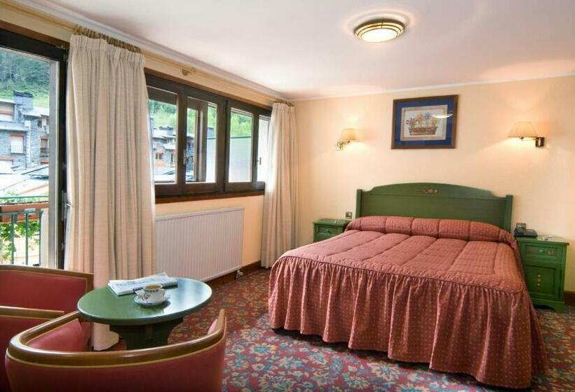 Habitación Estándar Vista Jardín, Rutllan & Spa