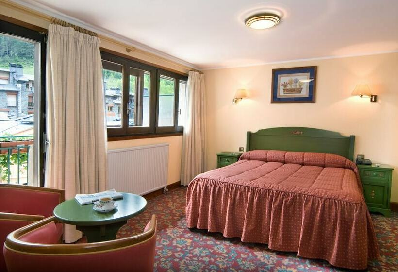 Habitación Estándar Vista Jardín, Rutllan & Spa