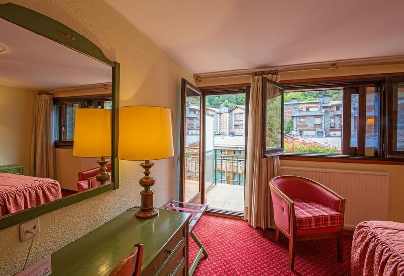 Habitación Estándar Vista Jardín, Rutllan & Spa