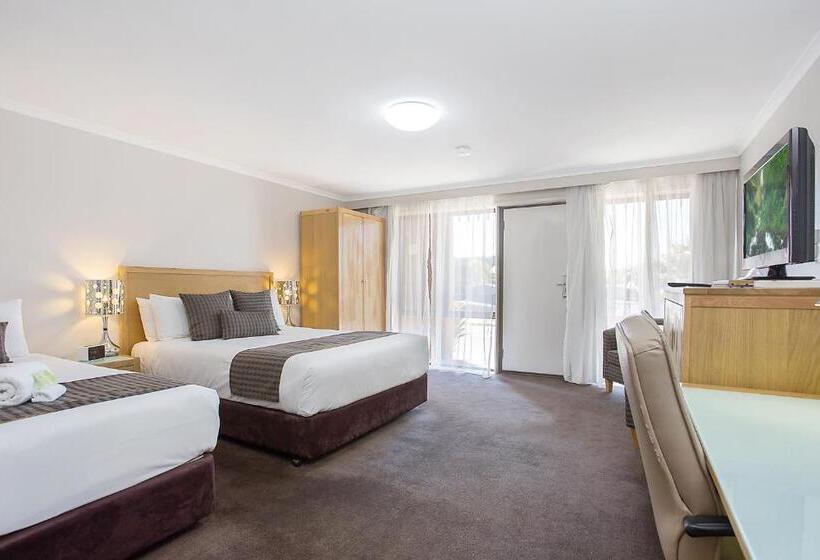 스탠다드 스튜디오, Mid City Motel Warrnambool