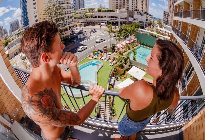 Кровать в Общей Комнате, Bunk Surfers Paradise International Backpacker Hostel