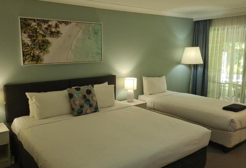 스위트 킹사이즈 침대, Tea Gardens Motel