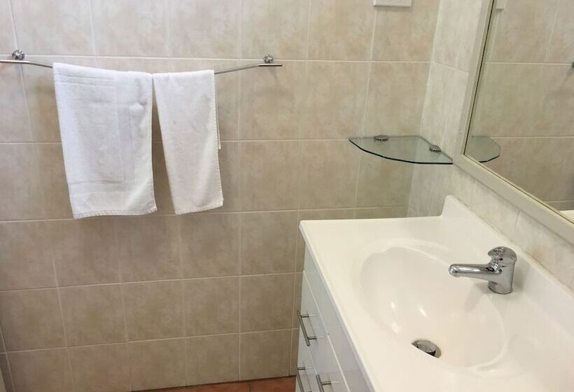 Номер Deluxe, Town And Country Motel